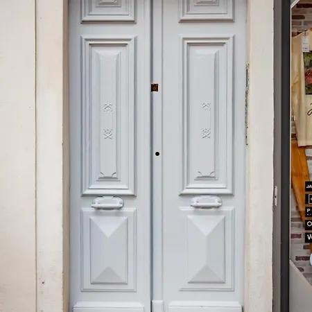Апартаменти #101-heart Of Vieil - Place Nationale-high-end Newly Renovated & Furnished *