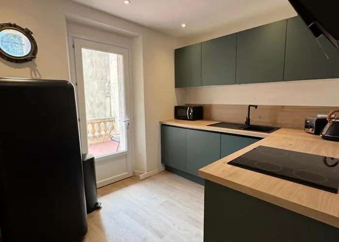 Lägenhet #101-heart Of Vieil - Place Nationale-high-end Newly Renovated & Furnished Antibes